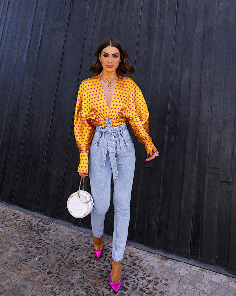 Look of the Day: Jeans & Silk Top | Camila Coelho