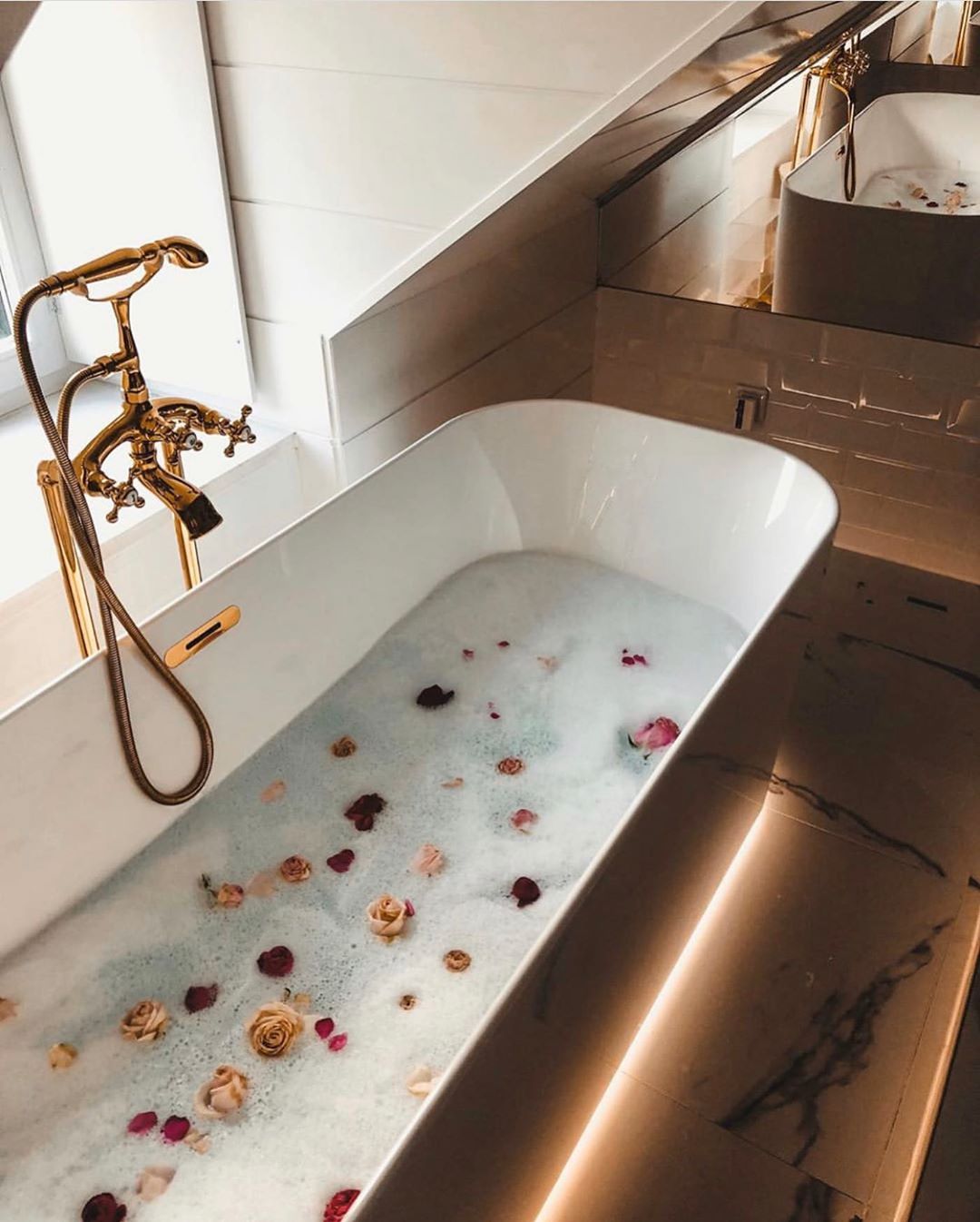 How to Create the Ultimate Relaxing Bath Experience Camila Coelho