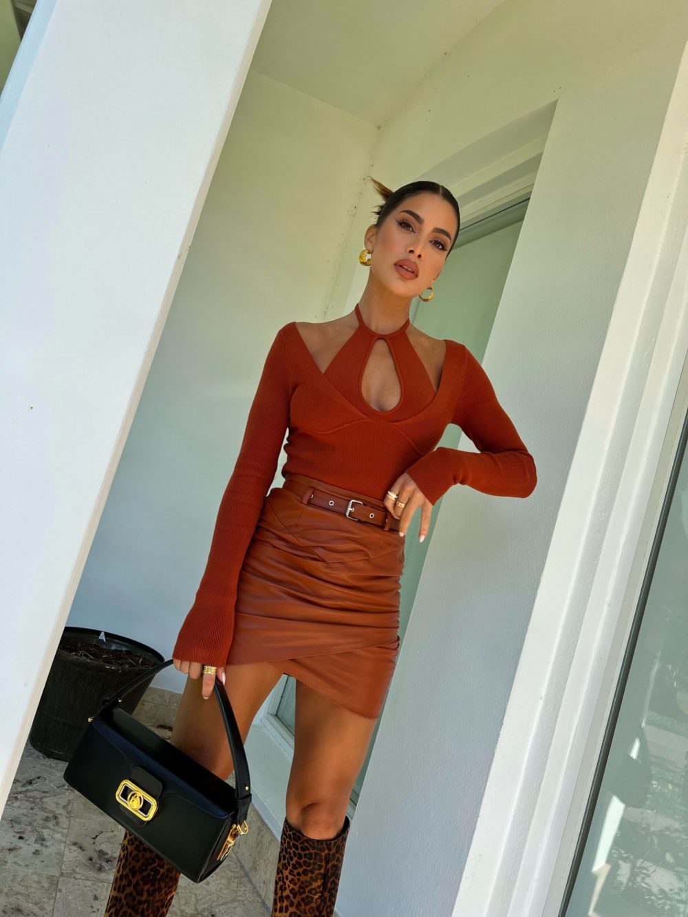 Camila Coelho Outfit And Products