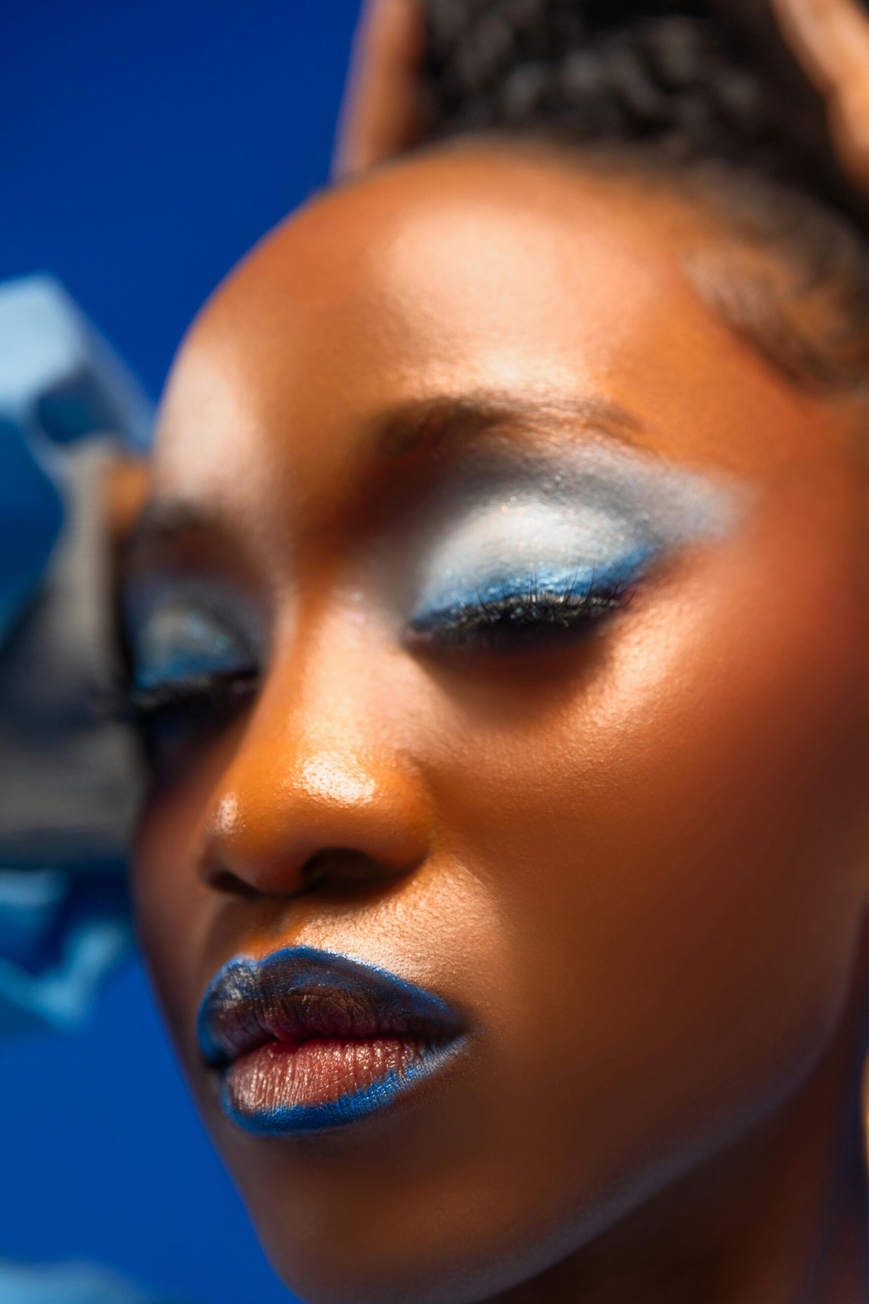 Blue makeup is the trend of the moment | Camila Coelho
